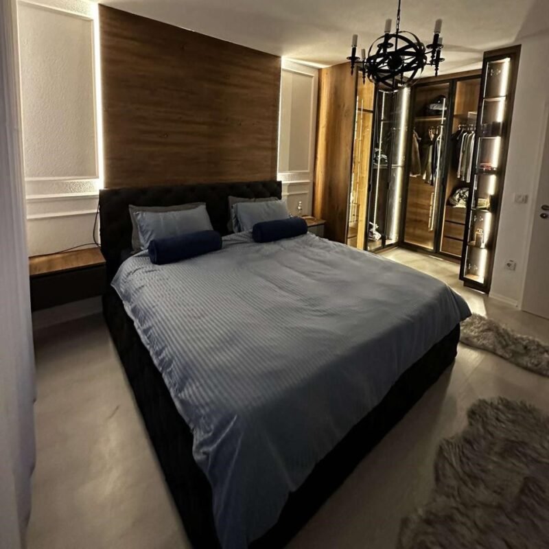 Dark Elegance Bed